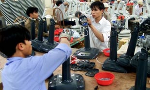 Công nghiệp “bắt đà” tăng