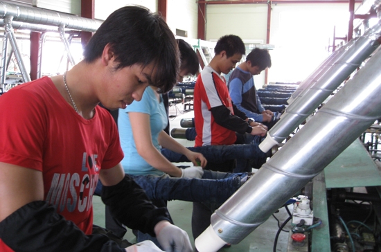 Năm 2012, đặt chỉ tiêu đưa 90 nghìn người đi làm việc ở nước ngoài.