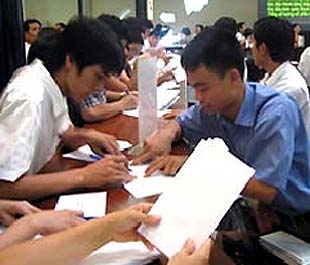 Phiên này khối lượng giao dịch đã tăng mạnh trở lại; giao dịch sôi động trên sàn Hà Nội.