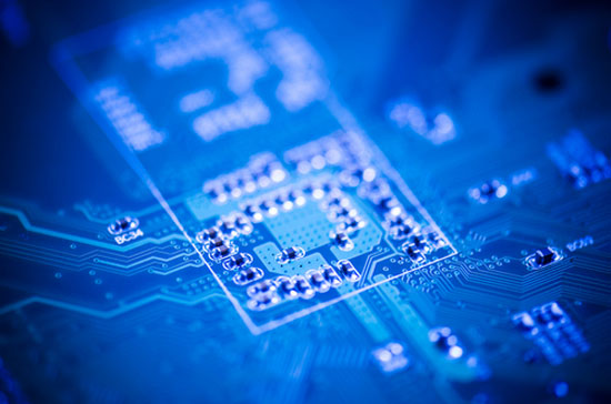 Bao gồm 17 loại khoáng sản, đất hiếm là một loại nguyên vật liệu đầu vào không thể thiếu đối với hàng loạt sản phẩm công nghệ cao, từ động cơ chạy nhiên liệu tổ hợp, điện thoại di động tới màn hình TV.