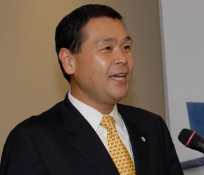 "Vào tháng 11/2006, AT&T đã chính thức mở rộng mạng lưới toàn cầu đến Việt Nam bằng việc hợp tác với Viettel".