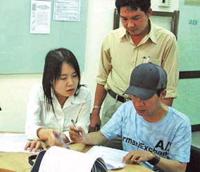 Cá nhân khai nộp thuế thu nhập.