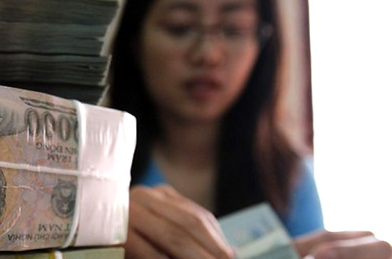  Những thành công của chính sách lãi suất thực dương chính là lý do khiến Ngân hàng Nhà nước vẫn tiếp tục duy trì chính sách này từ đó cho đến nay - Ảnh: Reuters.