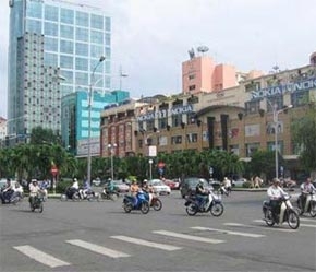 Theo Bộ trưởng Bộ Kế hoạch và Đầu tư Võ Hồng Phúc, muốn đạt được tốc độ tăng trưởng GDP cả năm 8,5%, tốc độ tăng trưởng 6 tháng cuối năm sẽ phải đạt trên 9%.