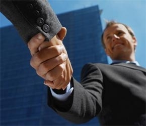 Khi muốn thâm nhập thị trường nước ngoài, doanh nghiệp cần được tư vấn về tài chính và pháp luật.