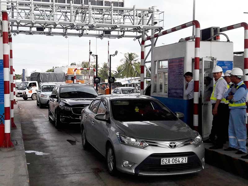 Trước những dư luận gần đây xung quanh trạm thu phí BOT Cai Lậy, Bộ Giao thông Vận tải, chủ đầu tư cùng tỉnh Tiền Giang đã đi đến quyết định miễn, giảm giá phí dịch vụ cho nhiều đối tượng sử dụng đường.