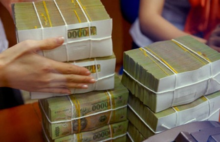 Không ít doanh nghiệp nhà nước đang thiếu vốn cho đầu tư phát triển ngành nghề kinh doanh chính nhưng lại đầu tư vào lĩnh vực nhạy cảm, tiềm ẩn nhiều rủi ro, mất an toàn vốn.