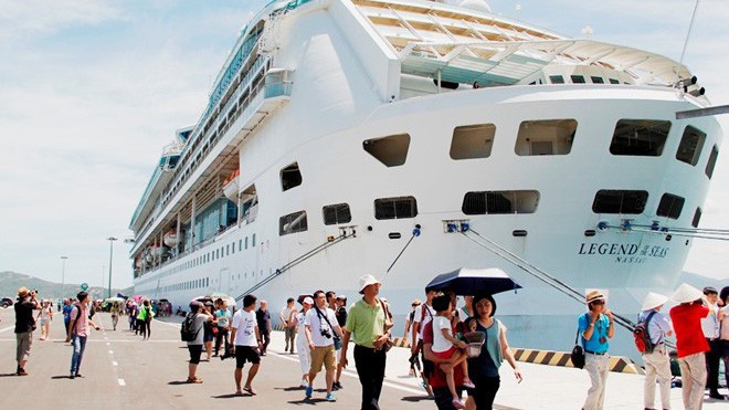 Bên cạnh nâng cấp hạ tầng hàng không, Khánh Hòa cũng đang tập trung nâng cao chất lượng dịch vụ đường tàu biển đáp ứng sự gia tăng nhanh chóng lưu lượng khách quốc tế.