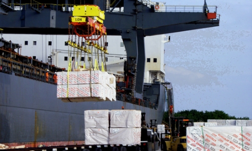 Nhập siêu 3 tháng vỏn vẹn 250 triệu USD