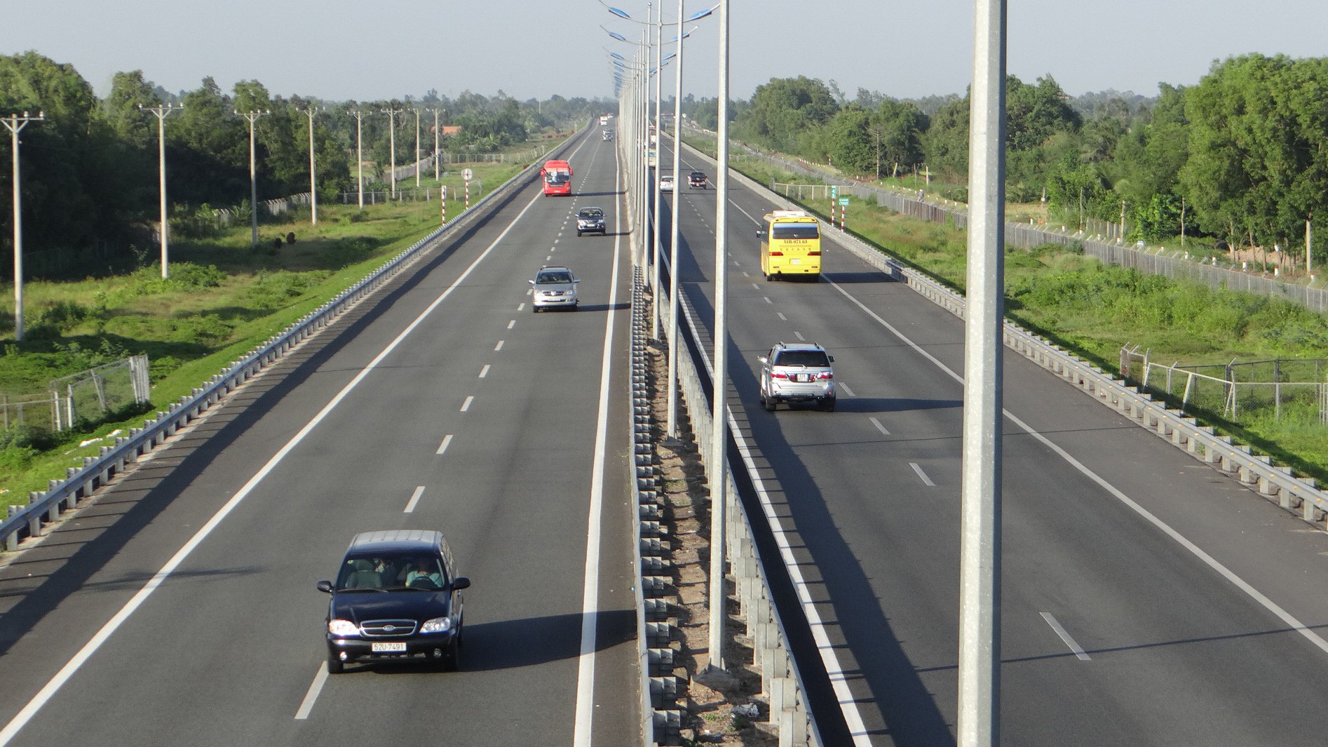 Giai đoạn 2017 - 2020 dự kiến đầu tư 654 km, chia thành các dự án thành phần vận hành độc lập, hình thức, quy mô đầu tư phù hợp với từng dự án thành phần.
