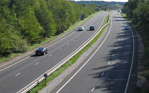 Song song với tuyến Quốc lộ 1 hiện nay, đoạn Ninh Binh - Thanh Hoá sẽ có thêm tuyến cao tốc hiện đại.<br>