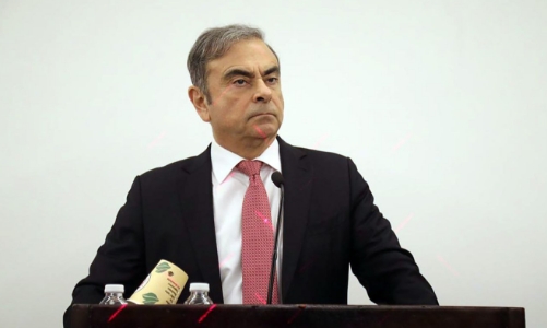 Cựu chủ tịch Nissan lần đầu xuất hiện công khai sau khi trốn khỏi Nhật