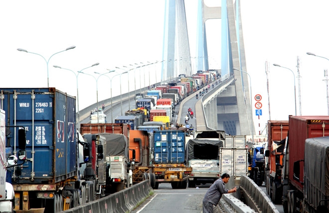 <p class="p1">Dự án xây dựng cầu Phú Mỹ do Công ty cổ phần Đầu tư xây dựng Phú Mỹ là nhà đầu 
tư với tổng mức đầu tư 2.077 tỷ đồng, nguồn vốn chủ sở hữu là 23,6%, vay ngân hàng 76,4%.</p>
<p class="p2"><br></p>