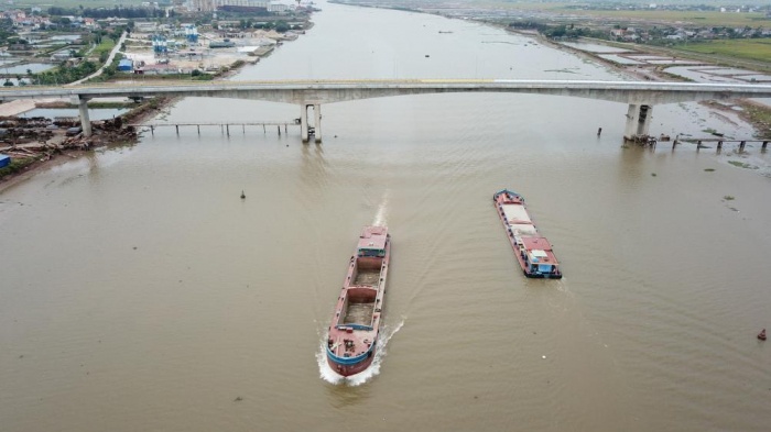 Ngày 28/5/2020, dự án đầu tư xây dựng cầu Thịnh Long trên địa bàn tỉnh Nam Định được thông xe. Dự án đưa vào khai thác đã hiện thực hóa ước mơ ngàn đời của người dân hai huyện Hải Hậu và Nghĩa Hưng (tỉnh Nam Định) về một cây cầu nối liền đôi bờ sông Ninh Cơ. Cầu Thịnh Long vượt sông Ninh Cơ dài 2.359,6m, điểm đầu giao cắt với QL21 (thuộc địa phận xã Hải Châu, huyện Hải Hậu, Nam Định), điểm cuối giao cắt với TL490C (thuộc địa phận xã Nghĩa Bình, huyện Nghĩa Hưng, Nam Định). Dự án có tổng mức đầu tư 1.158 tỷ đồng, sử dụng nguồn vốn ODA từ Quỹ Hợp tác phát triển kinh tế Hàn Quốc (EDCF) và vốn đối ứng trong nước.