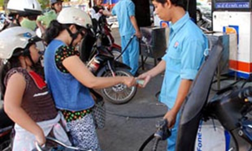 Có thể mua xăng bằng thẻ tại các cửa hàng Petrolimex