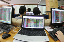 Hiện nay, có khi chúng ta vẫn thấy giá cổ phiếu được xác định không phải do cung cầu, hay không đúng ý nghĩa của hai từ cung cầu mà chúng ta thường hình dung.