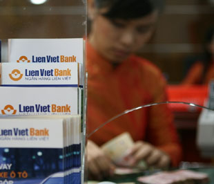 LienVietBank cũng đang chuẩn bị các thủ tục điều kiện để đưa cổ phiếu lên sàn niêm yết trong thời gian tới.