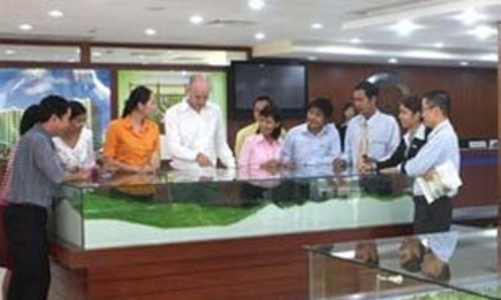 Đua mở sàn giao dịch bất động sản