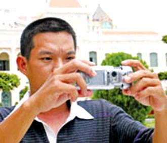 Dế phó nháy này có độ phân giải 5 megapixel. Người ta cho rằng, nó có thể thay thế máy ảnh số.
