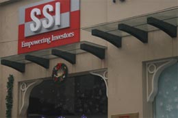 Trong vòng 1 tháng kể từ ngày 23/12, ông Nguyễn Duy Hưng - Chủ tịch Hội đồng Quản trị kiêm Tổng giám đốc SSI đăng ký chuyển 14.252.518 cổ phiếu cho Công ty TNHH một thành viên Nguyễn Duy Hưng do ông sở hữu 100% vốn.