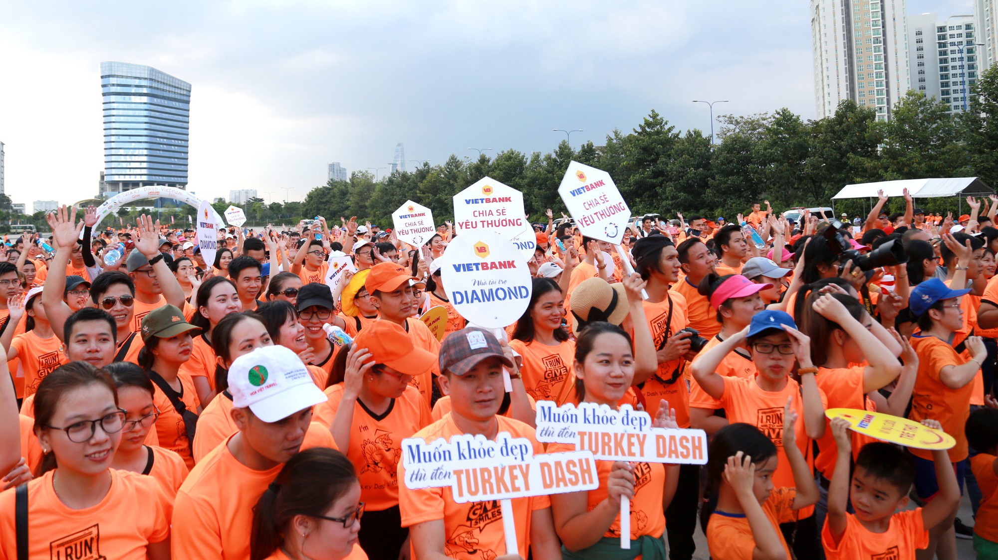 Vietbank hy vọng sẽ có ngày càng nhiều các cá nhân, tổ chức hảo tâm khác đồng hành cùng chương trình.