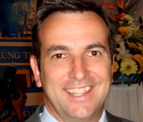 "Tôi thấy Việt Nam là một trong những quốc gia có tốc độ phát triển kinh tế khá ấn tượng và ngành ngân hàng hứa hẹn nhiều tiềm năng nếu không nói là khả năng phát triển mạnh trong tương lai."