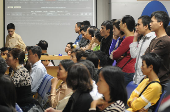 Ủy ban cho biết sẽ tổ chức các đoàn kiểm tra công ty chứng khoán khi phát hiện dấu hiệu liên quan đến việc vi phạm quy định về thời gian giao dịch và xử lý nghiêm những trường hợp vi phạm.