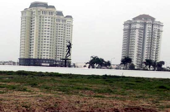 Vietinbank cho biết do bên cho thuê đất chậm trễ trong giải phóng mặt bằng nên chưa thể tiến hành triển khai dự án theo kế hoạch.