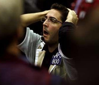 Chứng khoán Mỹ sụt giảm 3% trong đó chỉ số Dow Jones xuống mức thấp nhất kể từ tháng 9/2006.