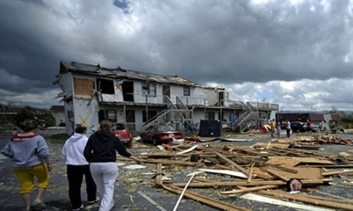 Kinh tế 24h qua: Bão càn quét nước Mỹ