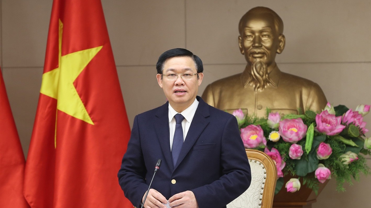 Phó Thủ tướng Vương Đình Huệ cho rằng một số Bộ chưa tích cực trong thực hiện cải cách thủ tục, nhất là kiểm tra hải quan chuyên ngành.