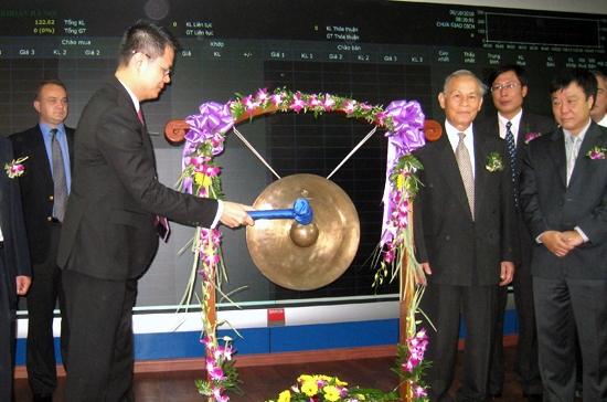 TIG có phiên chào sàn khá sôi động khi có 561.200 cổ phiếu chuyển nhượng thành công.