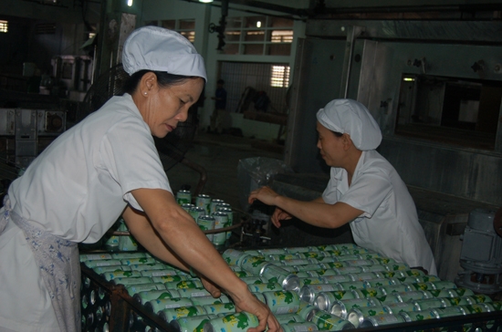 Ngành chế biến đã tăng thu nhập tới 163% để thu hút lao động. Ảnh: AM