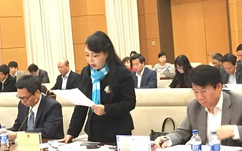 Bộ trưởng Bộ Y tế Nguyễn Thị Kim Tiến báo cáo tại buổi làm việc với đoàn giám sát sáng 3/3.