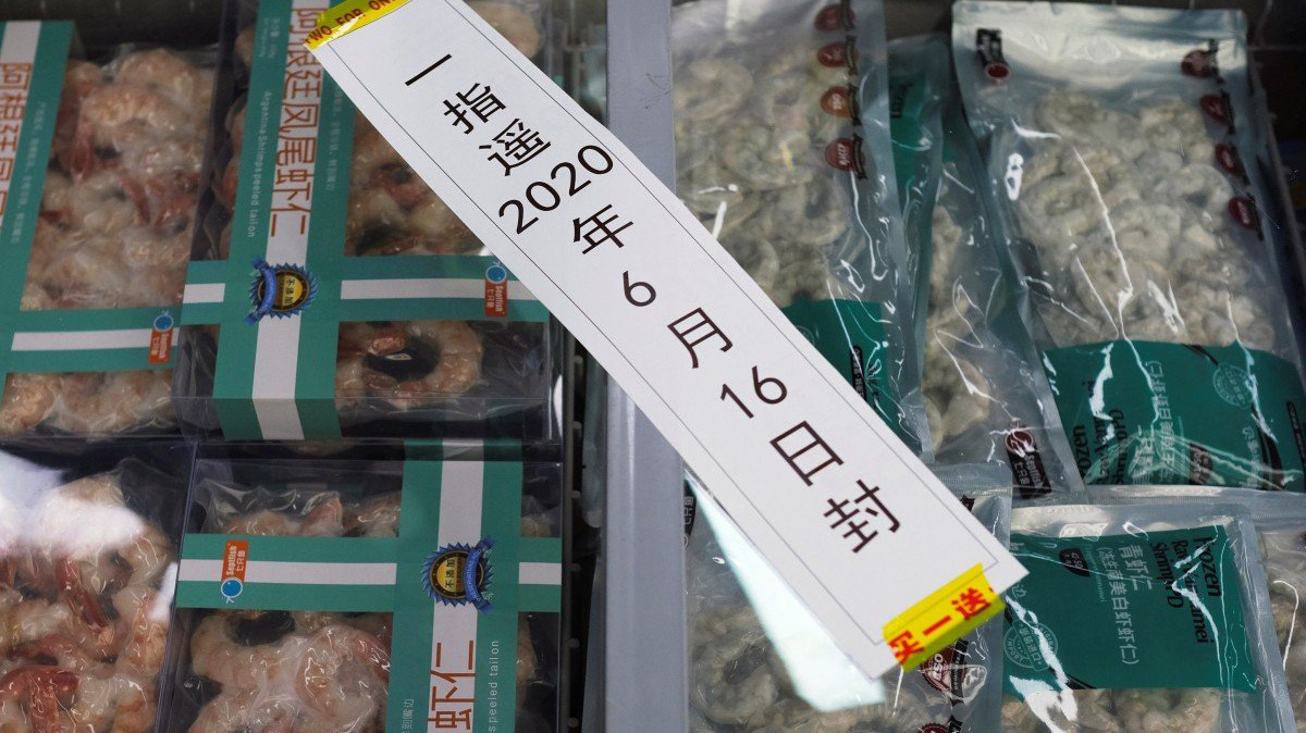 Trung Quốc hiện là nước nhập khẩu tôm và thịt bò hàng đầu thế giới - Ảnh: Reuters