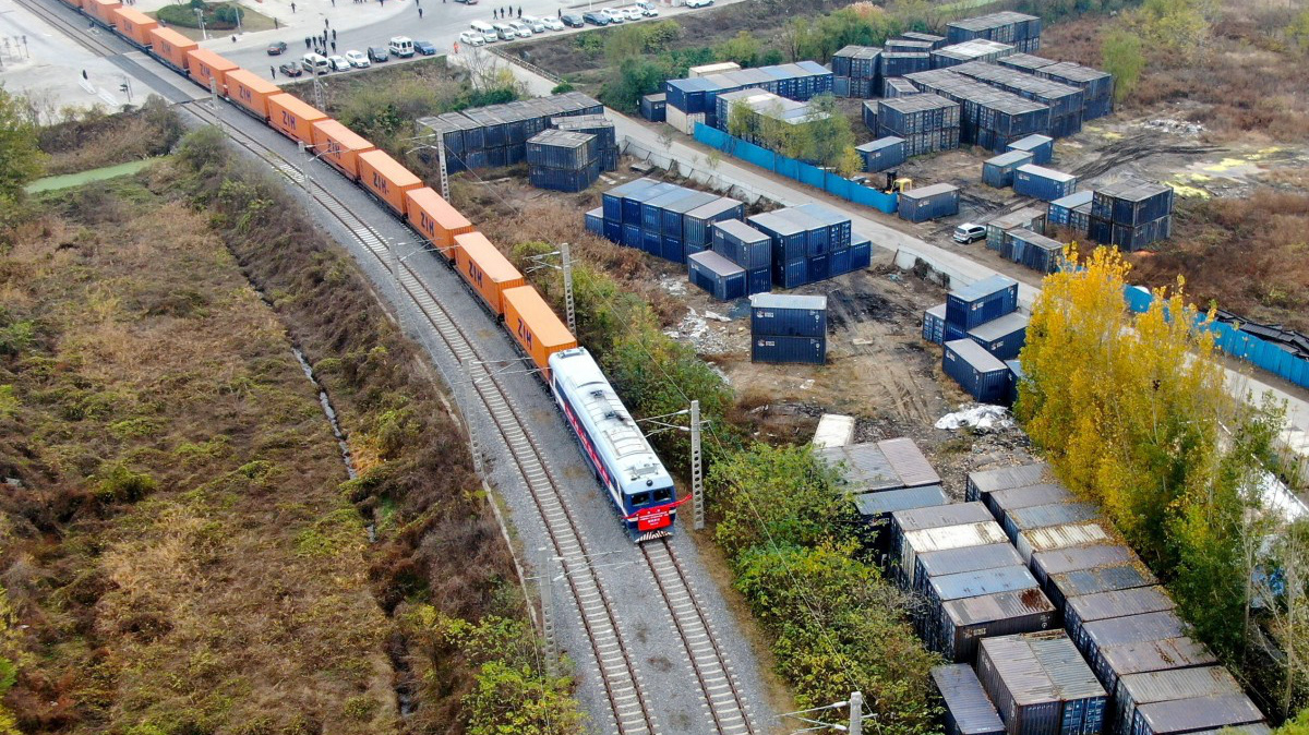 Trung Quốc hiện là đối tác thương mại lớn nhất của EU - Ảnh: SCMP