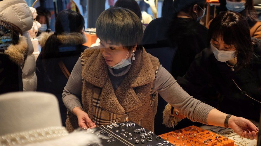 Thị phần hàng xa xỉ của Trung Quốc trên toàn cầu tăng gần gấp đôi lên 20% trong năm 2020 - Ảnh: SCMP