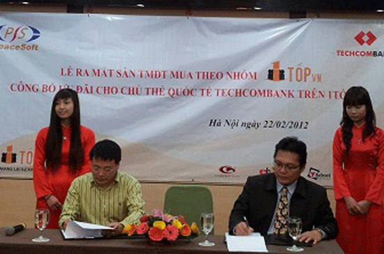 Lễ công bố sàn giao dịch thương mại điện tử hoạt động mô hình mua hàng theo nhóm 1Top.vn - ảnh: M.Chung.