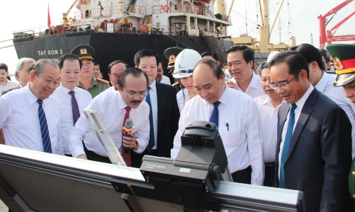 Thủ tướng Nguyễn Xuân Phúc thăm cảng quốc tế Long An và khảo sát nhà máy điện LNG Long An I & II