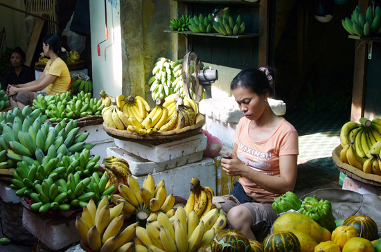 Rau quả là mặt hàng tăng giá khá mạnh trong tháng qua.