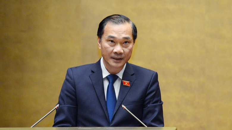 Chủ nhiệm Uỷ ban Kinh tế Vũ Hồng Thanh trình bày báo cáo thẩm tra dự án Luật Chứng khoán (sửa đổi) 