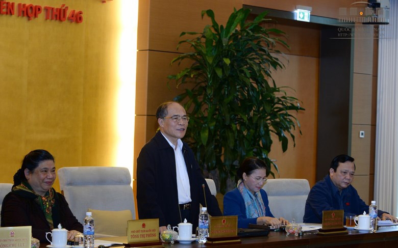 <div style="font-family: 'Times New Roman'; font-size: 15px;">Chủ tịch Quốc hội lưu ý báo cáo phải làm sâu sắc hơn mối quan hệ của đại biểu Quốc hội với nhân dân.</div><div><br></div>
