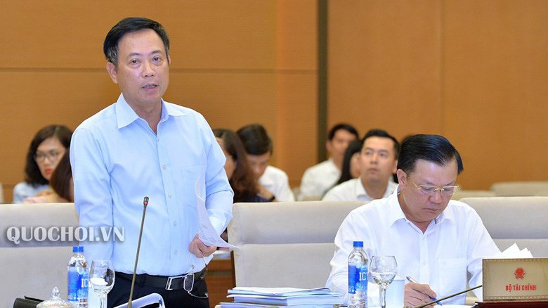 Chủ tịch Uỷ ban Chứng khoán Nhà nước Trần Văn Dũng phát biểu tại phiên họp.