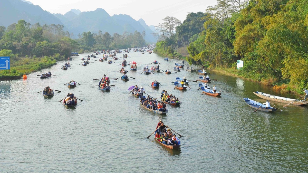 Bộ Văn hóa, Thể thao và Du lịch vừa có văn bản số 5635/BVHTTDL-VHCS về việc “Tăng cường công tác quản lý và tổ chức lễ hội năm 2018 và Tết Nguyên đán Mậu Tuất”.