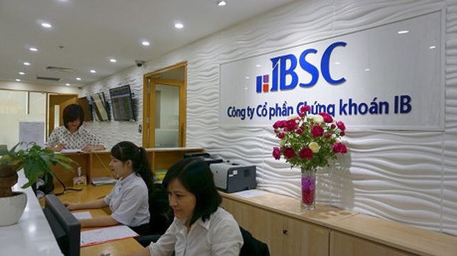 Giá cổ phiếu VIX đang được giao dịch tại mức 8.200 đồng/cổ phiếu.