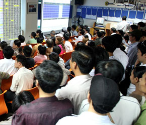 Mở thêm phòng giao dịch trên cùng địa bàn sẽ giảm tải và tạo thêm thuận lợi cho nhà đầu tư - Ảnh: Việt Tuấn.