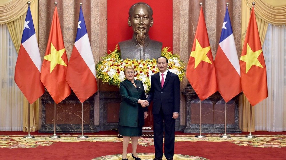 Sau lễ đón sáng 9/11, Chủ tịch nước Trần Đại Quang đã hội đàm với Tổng thống  Chile Michelle Bachelet. 