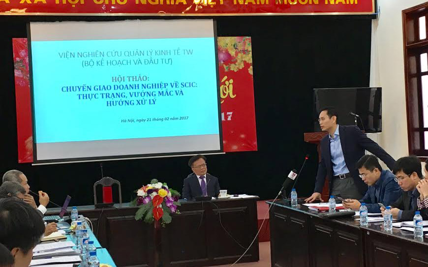 Tại cuộc họp, đại diện SCIC cho biết, lũy kế đến nay, SCIC đã tiếp nhận quyền đại diện chủ sở hữu vốn Nhà nước tại hơn 1.000 doanh nghiệp, với tổng giá trị vốn Nhà nước đạt hơn 9.900 tỷ đồng (theo giá thị trường là 15.000 tỷ đồng), mới chỉ bằng khoảng gần 1% tổng số vốn Nhà nước tại doanh nghiệp.<br>