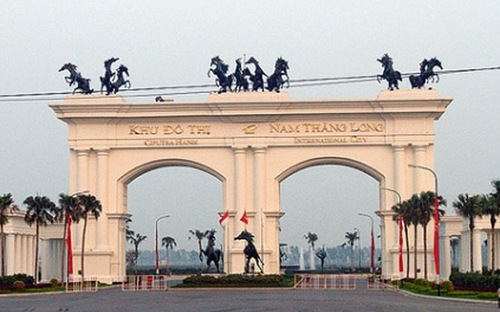 Phía trước cổng khu đô thị Ciputra (Hà Nội).<br>