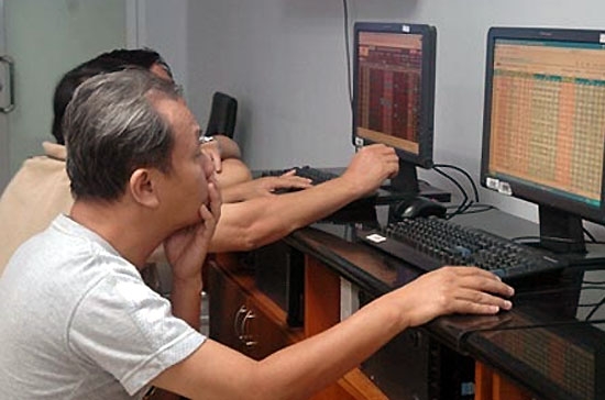 Khá lâu rồi thị trường mới chứng kiến lượng vốn vào HOSE đến sát 10h cũng chỉ có trên 500 tỷ đồng.